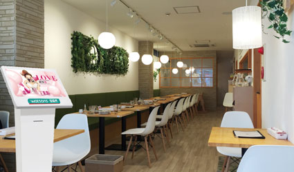 印字付きスタンド一体型自立式タッチスクリーンの特徴